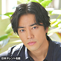 俳優　歌手　桐谷健太